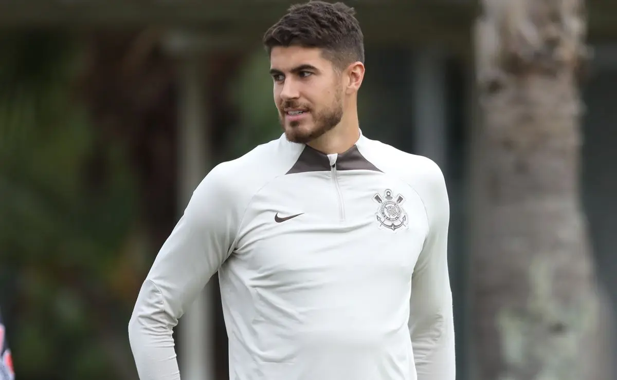 Pedro Raul: Negociação com o Internacional travada e futuro incerto no Corinthians