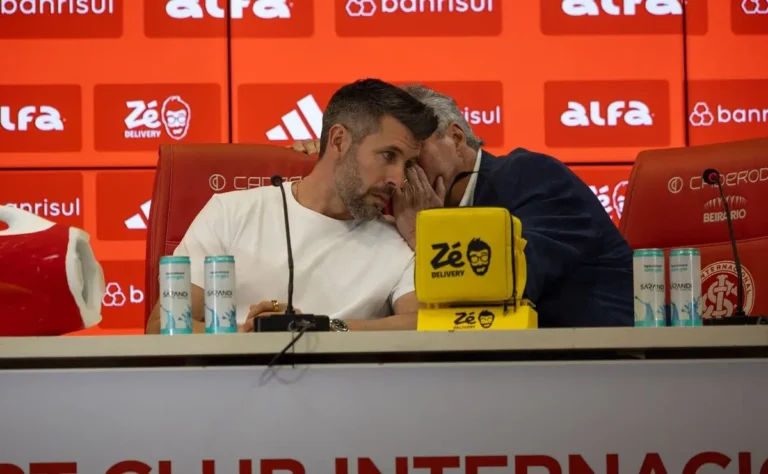 Pezzolano planeja reformulação e quatro jogadores podem deixar o Inter antes do Brasileirão Pezzolano planeja reformulação e quatro jogadores podem deixar o Inter antes do Brasileirão