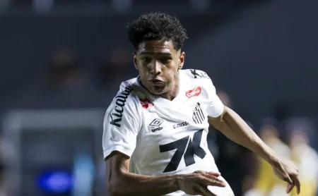 Presidente do Santos reconhece impacto da venda de Souza para evitar transferban