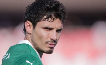 Raphael Veiga e a indefinição sobre seu futuro no Palmeiras