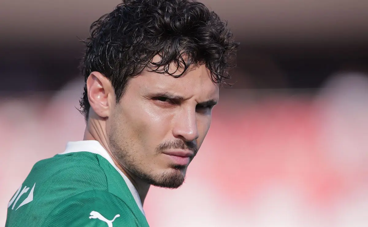 Raphael Veiga e a indefinição sobre seu futuro no Palmeiras