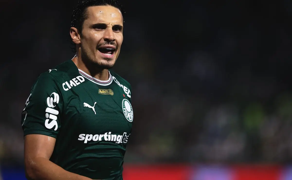 Raphael Veiga na mira do Grêmio, mas negociação é travada por estafe e Palmeiras
