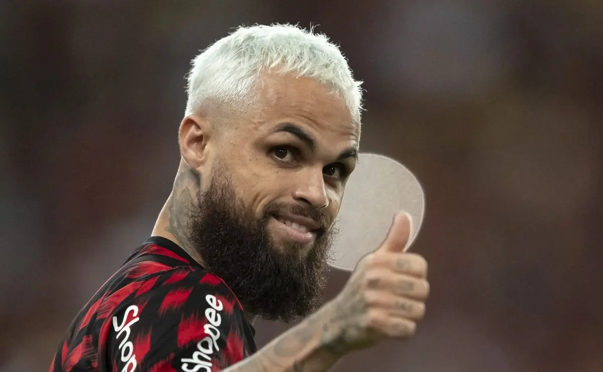 Reação da torcida do Santos ao negócio de Michael com o Flamengo ganha destaque