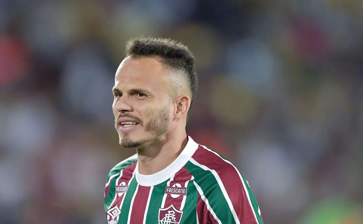 Renê avalia aprendizado com Filipe Luís e faz balanço sincero da temporada no Fluminense