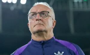 Renovação de Angileri no Corinthians: aval de Dorival Júnior não garante permanência; veja os detalhes