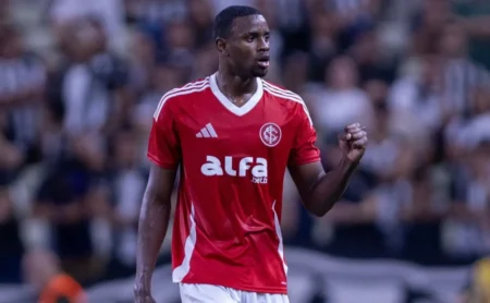 Ricardo Mathias se despede do Internacional após transferência milionária ao Al Ahli da Arábia Saudita