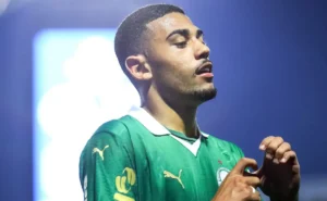 Riquelme Fillipi elogia Endrick e Estêvão, ressaltando a força da base do Palmeiras após estreia como titular