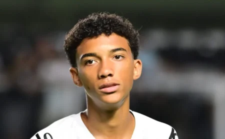 Robinho Júnior fala sobre Gabigol, Neymar no Santos e alfineta Juan Vojvoda