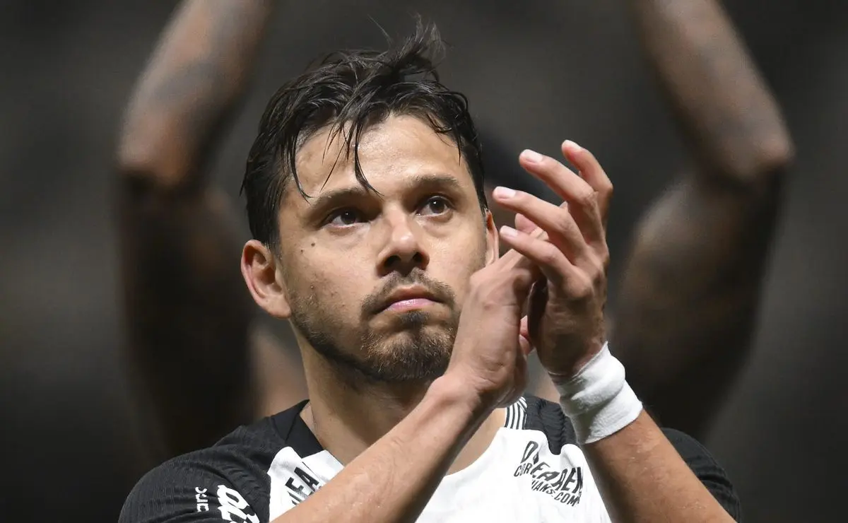 Romero expõe real motivo da saída do Corinthians, almeja Copa do Mundo e celebra idolatria: “Tenho tudo”