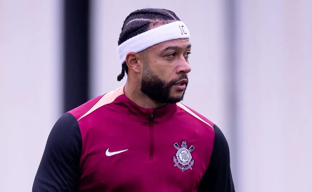 Saída de Memphis Depay se intensifica, mas Corinthians busca manter o holandês