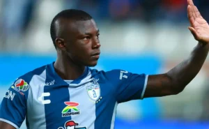 Santos: Vagner Frederico aconselha cautela em possível investida por Hinestroza