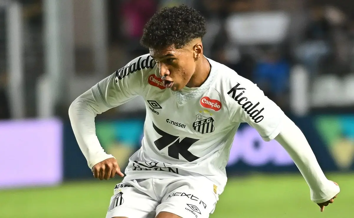 Santos aposta em solução interna para a vaga de Souza e dispensa reforços no mercado