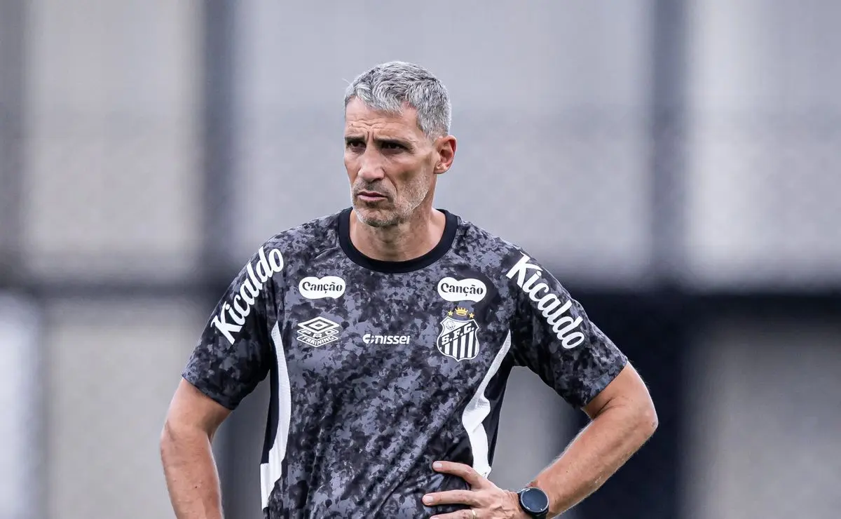 Santos busca manter invencibilidade contra o Palmeiras na Arena Barueri; Vojvoda em busca de feito inédito Santos busca manter invencibilidade contra o Palmeiras na Arena Barueri; Vojvoda em busca de feito inédito