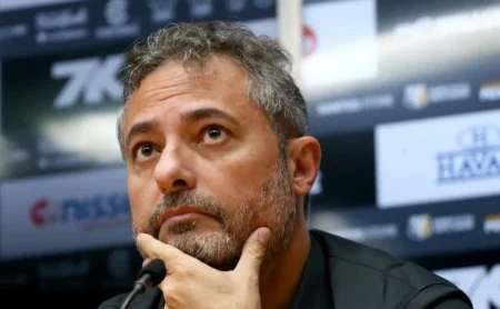 Santos busca saída para JP Chermont após decisão de Vojvoda