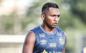 Santos decide futuro de Morelos e o vende por R$ 12 milhões ao Atlético Nacional