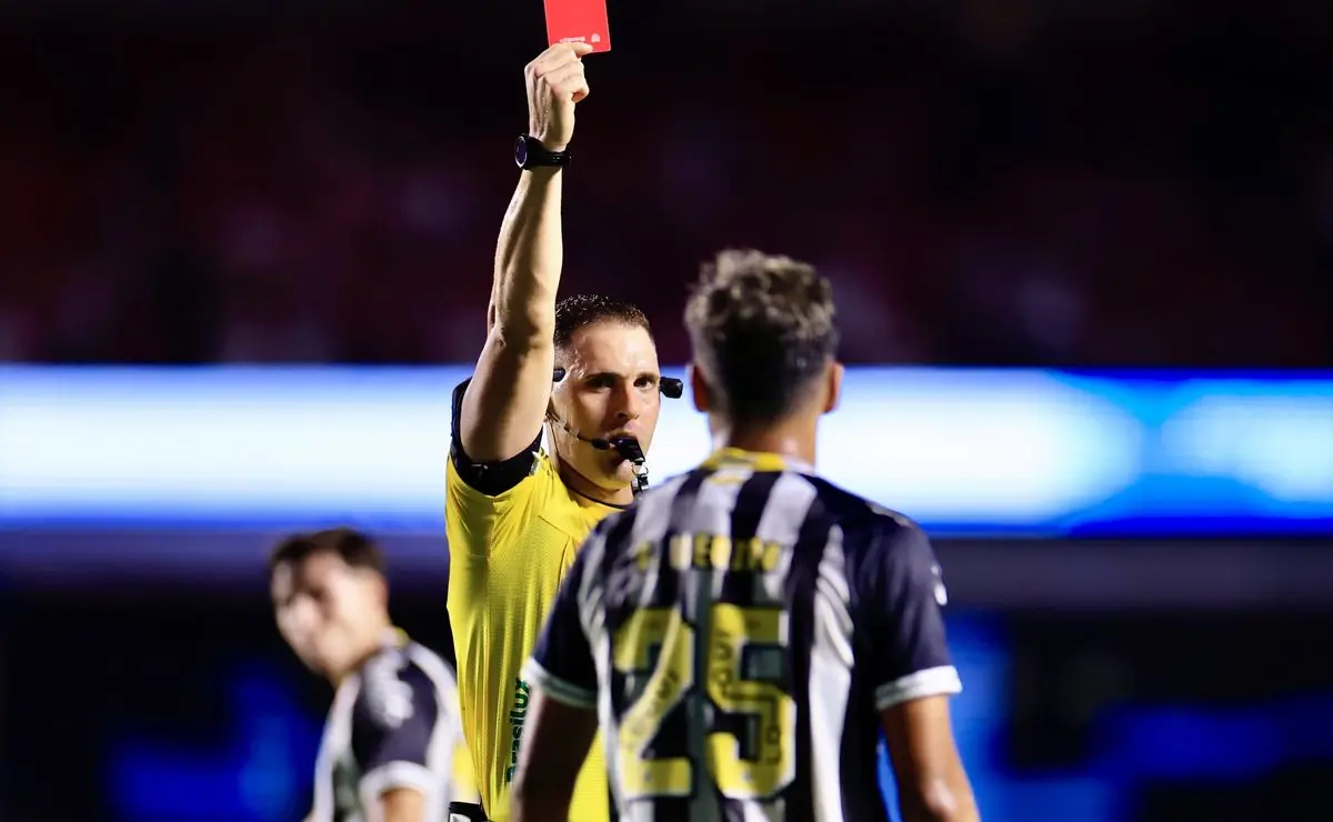 Santos é derrotado pelo São Paulo e Gabriel Menino é apontado como responsável pela derrota