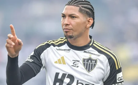 Santos encaminha acerto com Rony e deve anunciar na próxima semana, com contrato de 3 anos.