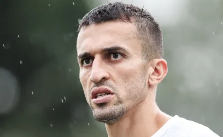 Santos mantém João Schmidt após sondagens da MLS, México e Ásia