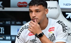 Santos pode lucrar com Victor Hugo em negociação entre Atlético-MG e Flamengo