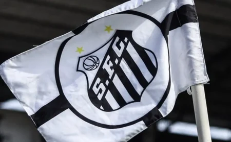 Santos recebe oferta de R$ 1 bilhão por SAF; família colombiana formaliza proposta