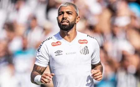 Santos x Corinthians: Gabigol se recupera de tendinite e Vojvoda o relaciona para o clássico