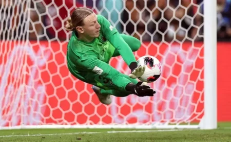 Savanov, vilão do Flamengo na final do Mundial, envia mensagem a fãs brasileiros