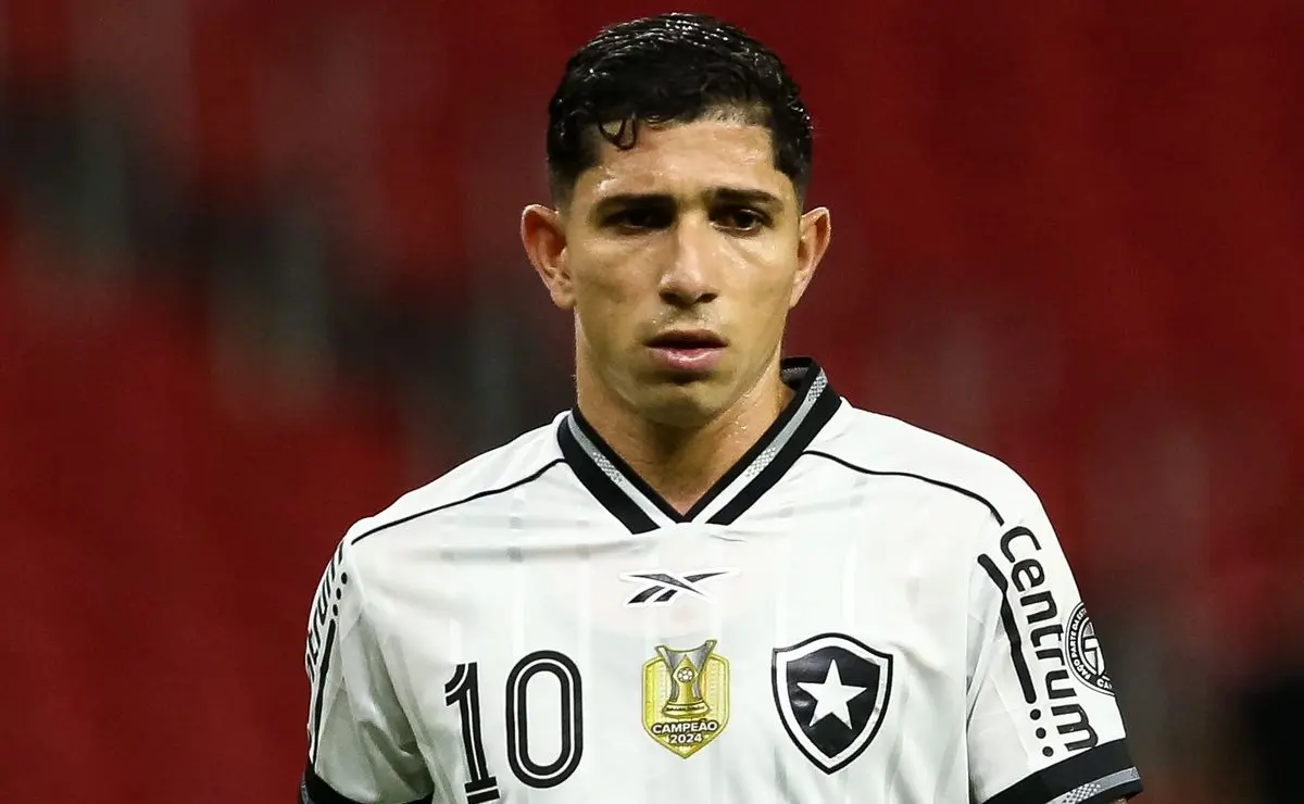 Savarino: futuro incerto e Fluminense espera definição até o fim da semana Savarino: futuro incerto e Fluminense espera definição até o fim da semana