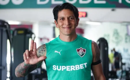 Segunda parte do elenco do Fluminense retorna ao CT Carlos Castilho para a preparação da temporada 2026