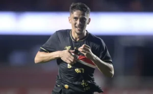 São Paulo e Botafogo interrompem negociações por Ferraresi e Pablo Maia. São Paulo e Botafogo interrompem negociações por Ferraresi e Pablo Maia.