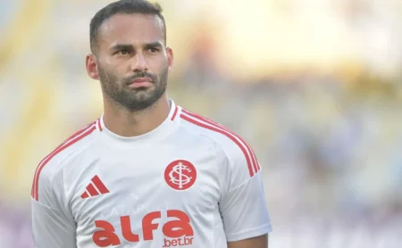 Thiago Maia acerta com o Santos e clube quita dívida de R$ 23 milhões