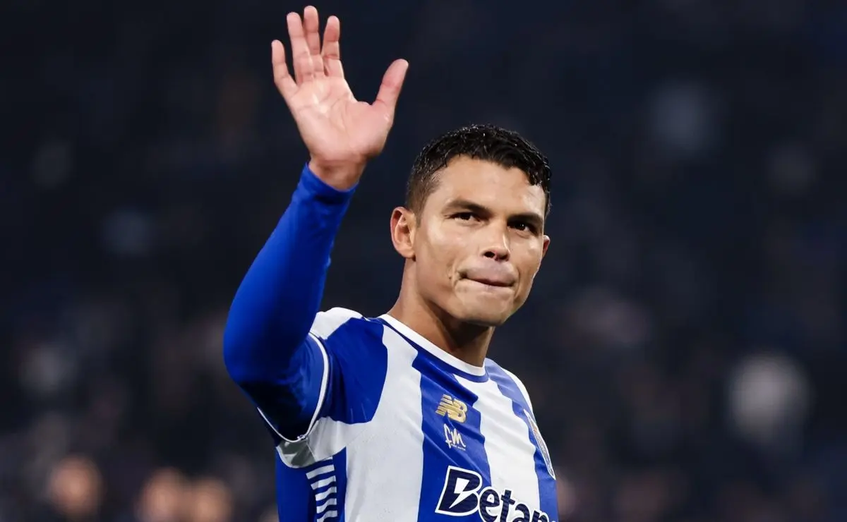 Thiago Silva, ex-Fluminense, recebe elogios da imprensa portuguesa em estreia pelo Porto: “Joga sem sujar a roupa”
