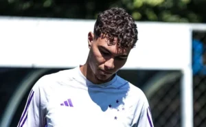 Tite aprova e Cruzeiro avança em negociação com Arthur Viana, chegando a 4 saídas de jogadores promissores