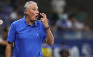 Tite tem dificuldades no Cruzeiro, com problemas na defesa e aproveitamento de 40% Tite tem dificuldades no Cruzeiro, com problemas na defesa e aproveitamento de 40%