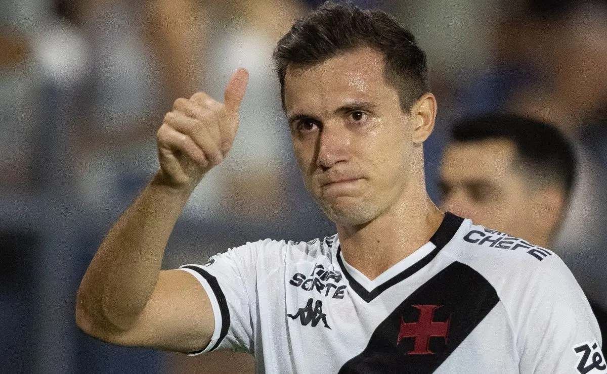 Vasco acerta venda de Lucas Piton ao Besiktas por R$ 44 milhões