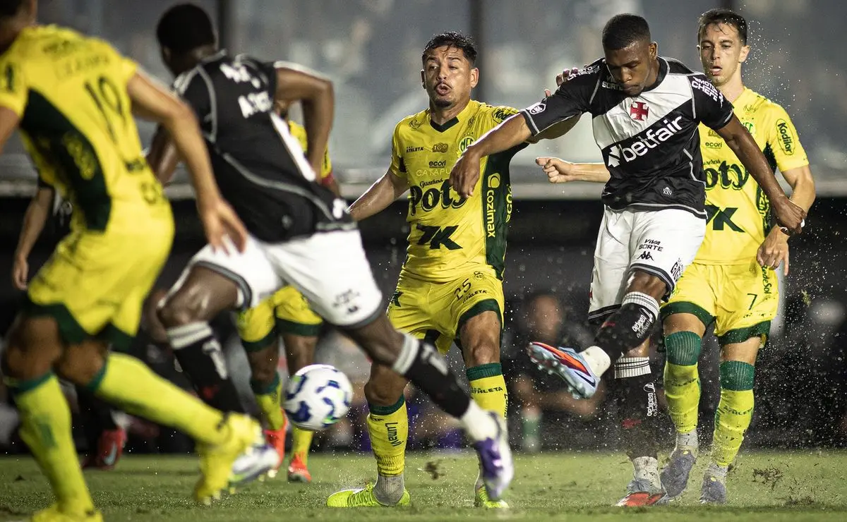 Vasco busca a primeira vitória contra o Mirassol na estreia do Brasileirão