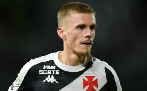 Vasco pode negociar a saída de Maxime Dominguez após interesse europeu