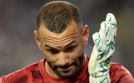 Vice do Grêmio confirma interesse em Weverton e toma atitude em relação ao Palmeiras