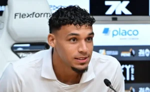 Victor Hugo: Impacto imediato no Atlético-MG após saída do Santos