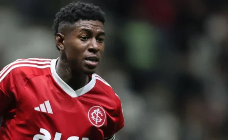 Vitão é vendido ao Flamengo e Inter acerta acordo milionário por Thiago Maia