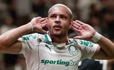 Vitor Roque: Palmeiras abre negociação por R$ 311 milhões e aguarda propostas