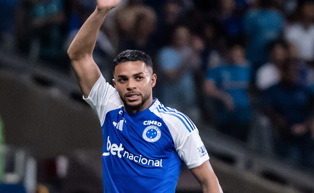 Wanderson celebra primeiro gol pelo Cruzeiro e atitude de Tite gera comentários