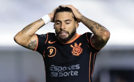 Yuri Alberto, do Corinthians, é cotado para reforçar o Fenerbahçe-TUR ao lado de Flaco López e Pedro