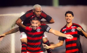 Zagueiro Iago: Flamengo acende alerta com possível saída e contrato até 2026