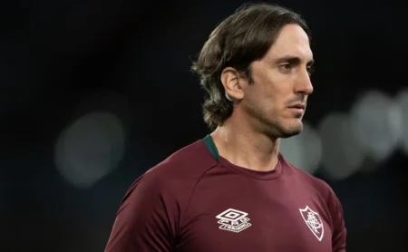 Zubeldía elogia trabalho da comissão técnica do Fluminense em sua ausência: “Fizeram um trabalho muito bom”