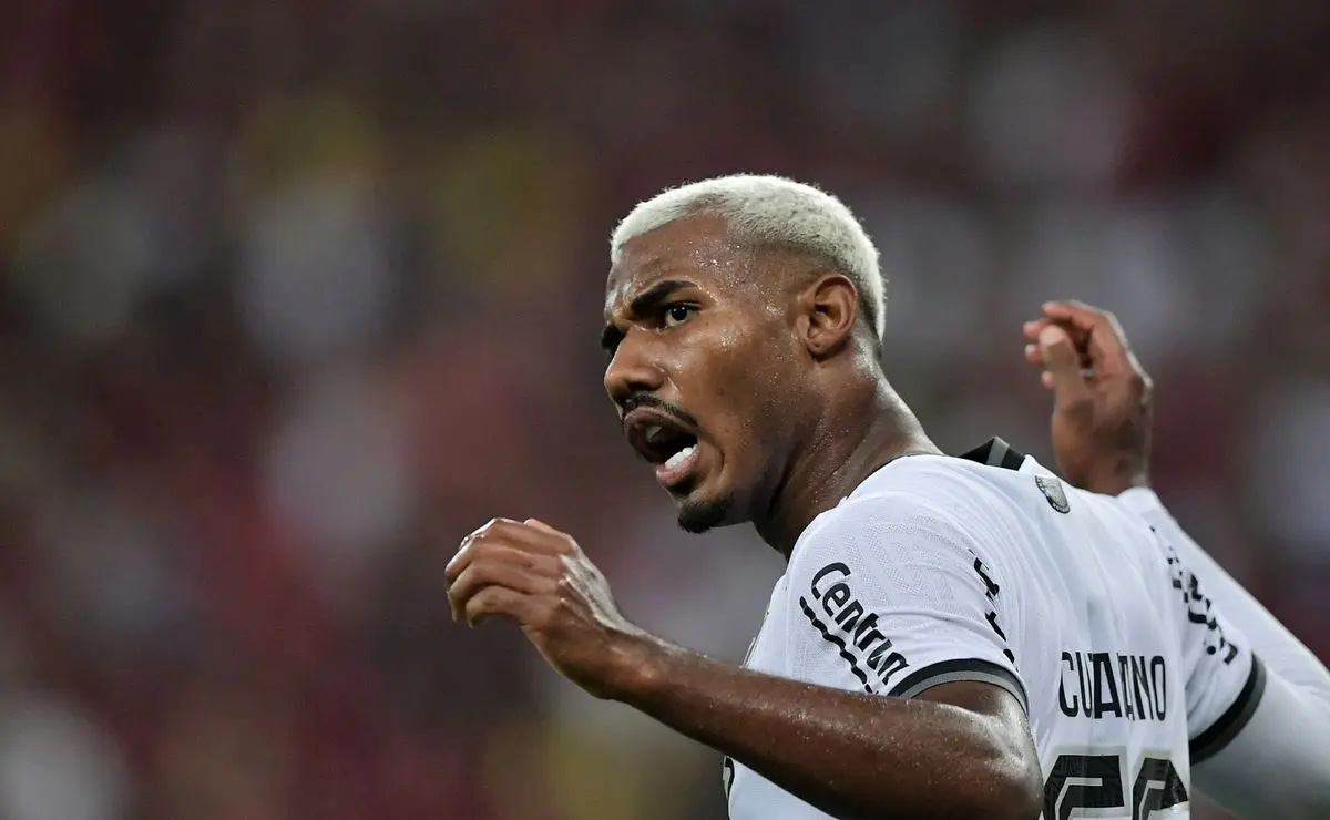 Cuiabano continua fora dos relacionados no Nottingham e Vasco mantém atenção