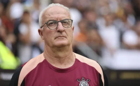 Dorival Júnior elogia atuação de André Luiz e Breno Bidon na conquista da Supercopa: “Ótimo nível” Dorival Júnior elogia atuação de André Luiz e Breno Bidon na conquista da Supercopa: “Ótimo nível”
