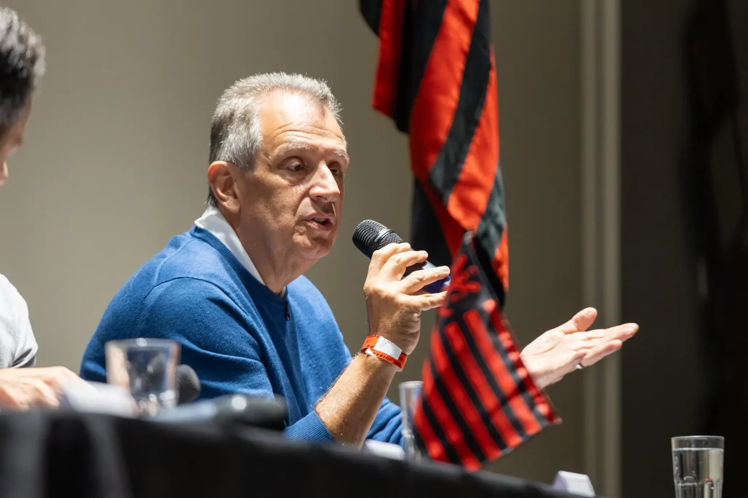 Flamengo: aprovada emenda que mantém veto à participação de dirigentes rivais na eleição