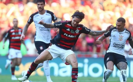 Flamengo e Corinthians na final da Supercopa: confira as escalações
