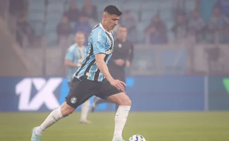 Grêmio mantém a confiança em Balbuena, aposta em continuidade e Luís Castro afasta reforço de zagueiro imediato