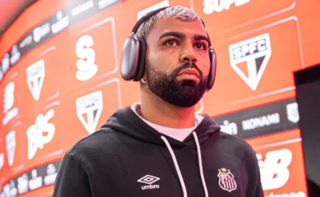 Inteligência Artificial prevê empate entre Santos e São Paulo com gol de Gabigol pelo Brasileirão